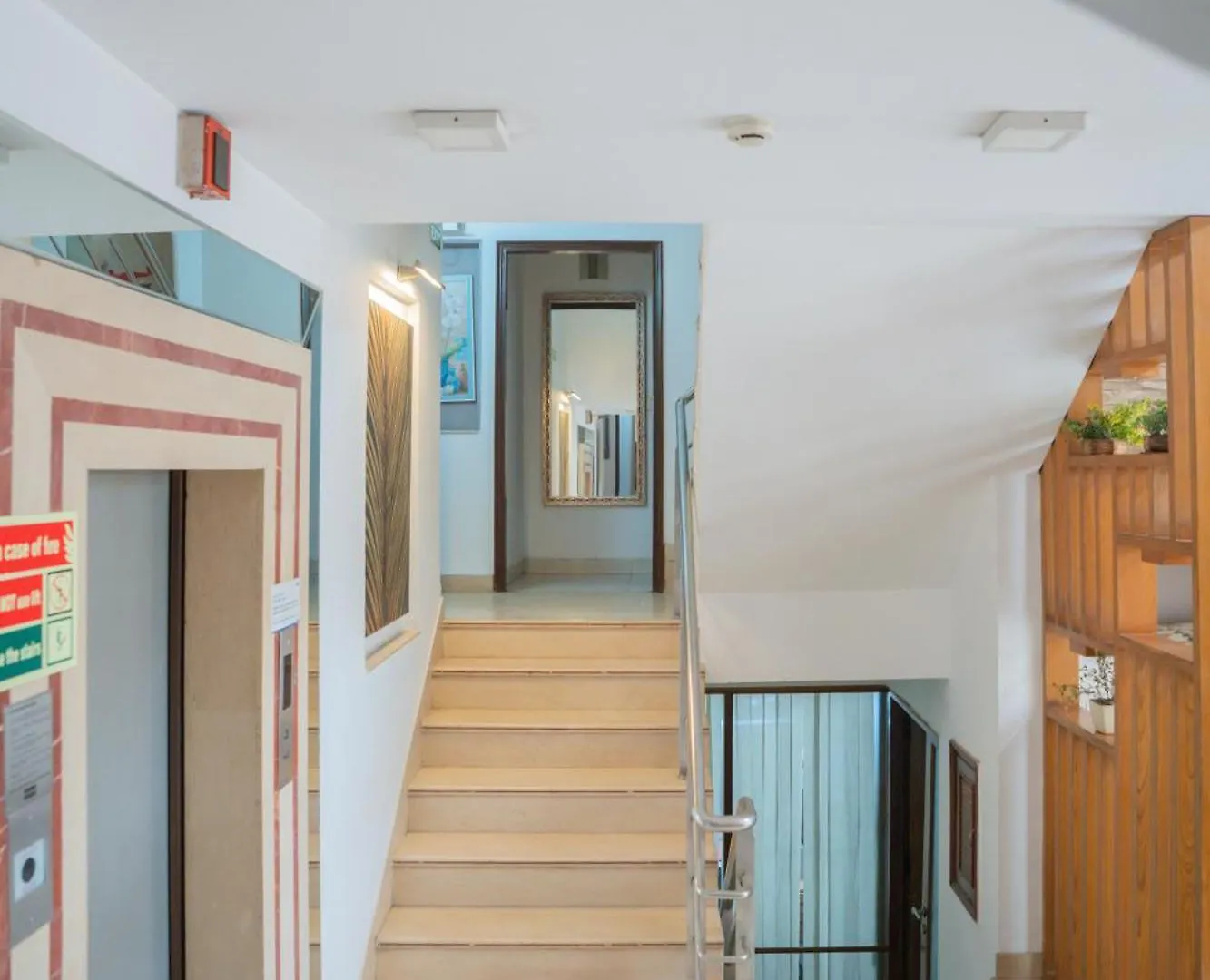 Ahuja Residency Dlf Phase 2 Ξενοδοχείο Γκουργκάον
