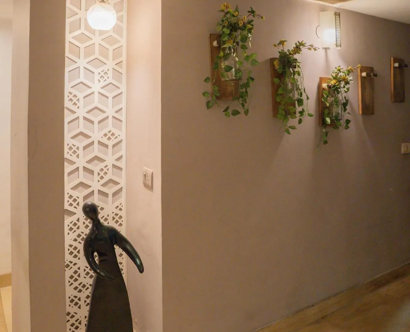 Ahuja Residency Dlf Phase 2 Hotel Gurgaon