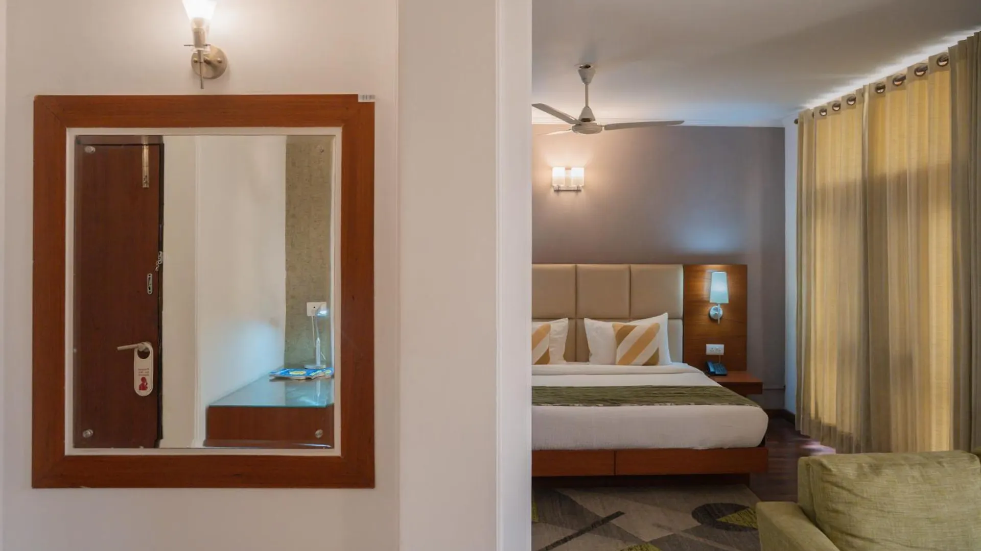 Ahuja Residency Dlf Phase 2 Ξενοδοχείο Γκουργκάον 4*,  Ινδία