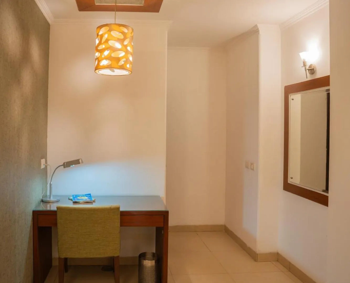 Ahuja Residency Dlf Phase 2 Hotel Gurgaon India