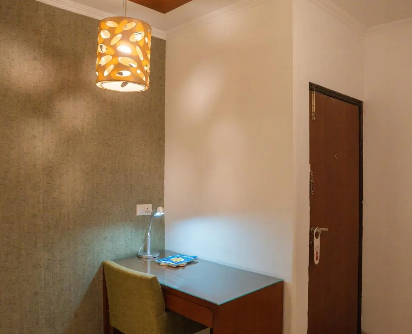 Ahuja Residency Dlf Phase 2 Hotel Gurgaon