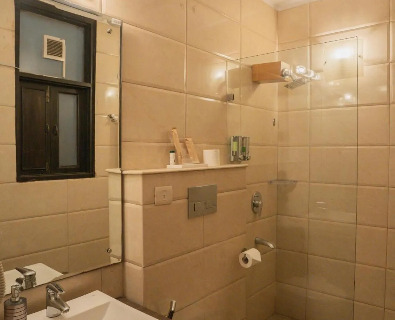 Ahuja Residency Dlf Phase 2 Hotel Gurgaon