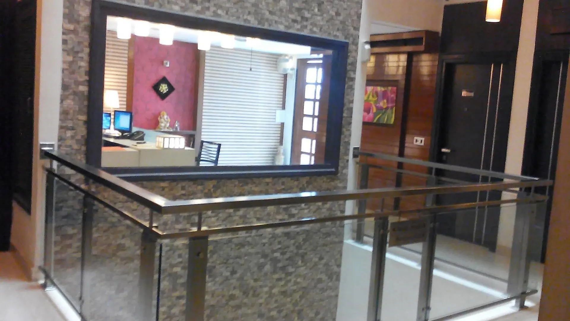 Ahuja Residency Dlf Phase 2 Hotel Gurgaon