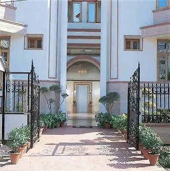 Ahuja Residency Dlf Phase 2 Ξενοδοχείο Γκουργκάον