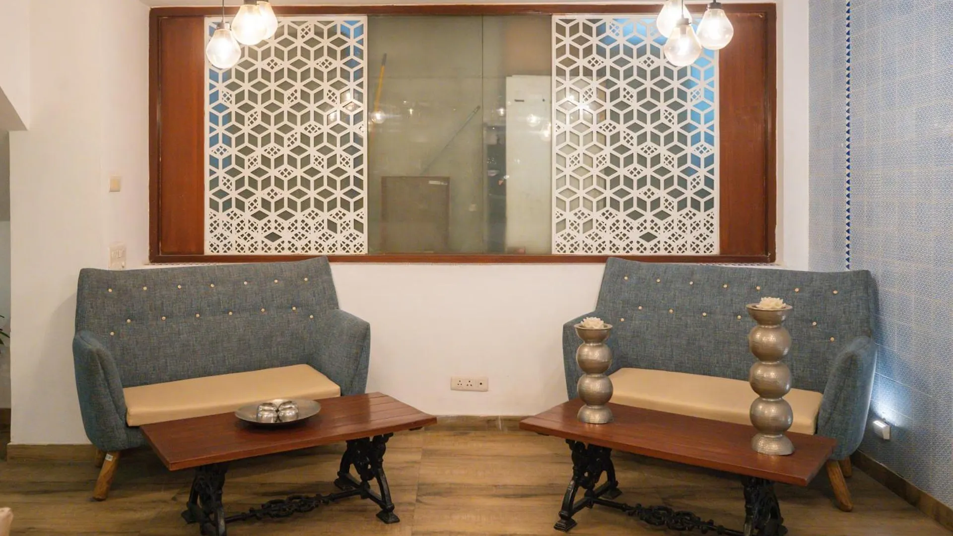 Ahuja Residency Dlf Phase 2 Hotel Gurgaon