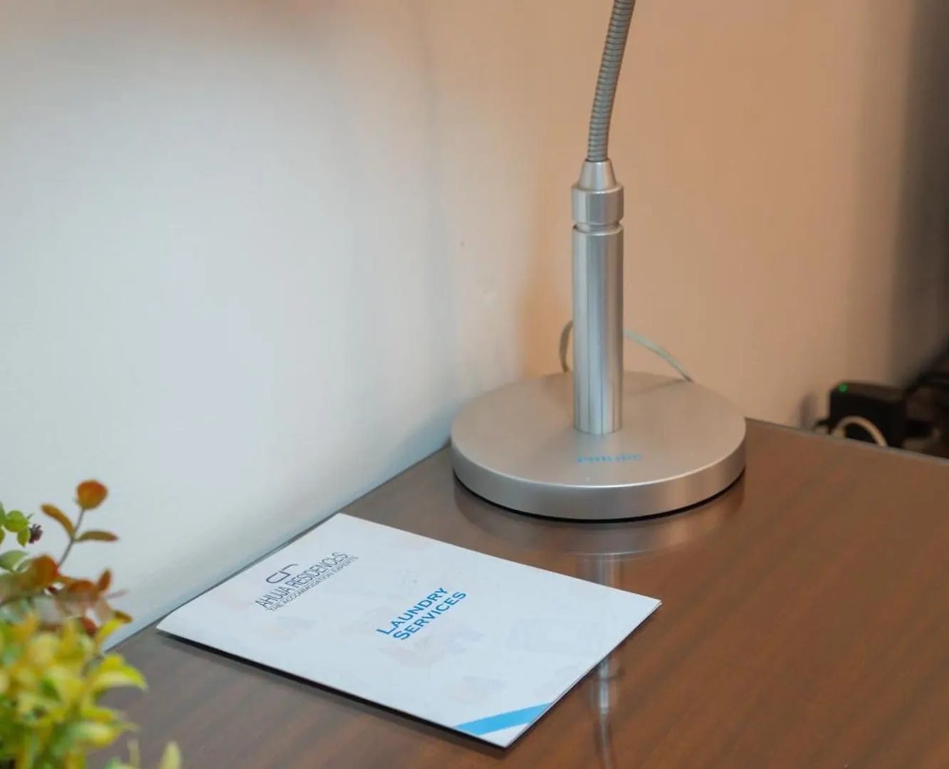 Ahuja Residency Dlf Phase 2 Hotel Gurgaon